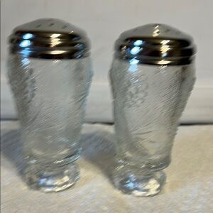 Tiara Ponderosa Pine Needle & Pinecone Salt & Pepper Glass Shakers